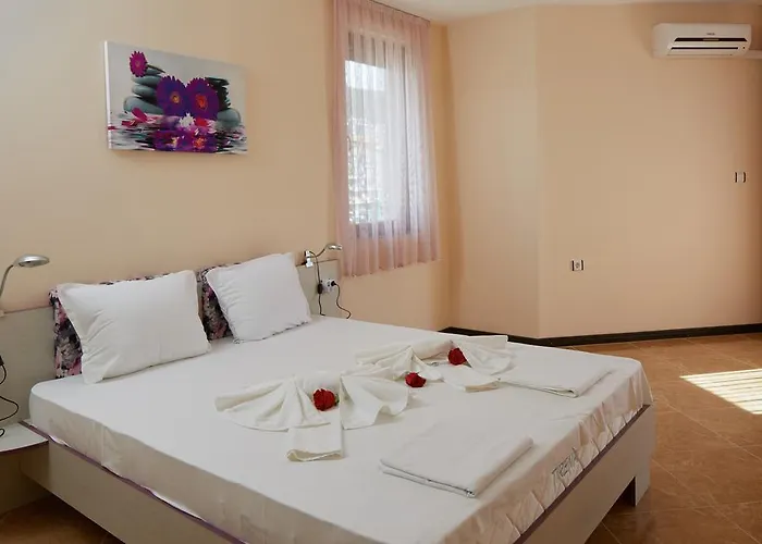 Апартаменты Mars In Complex Shipka Свети-Влас